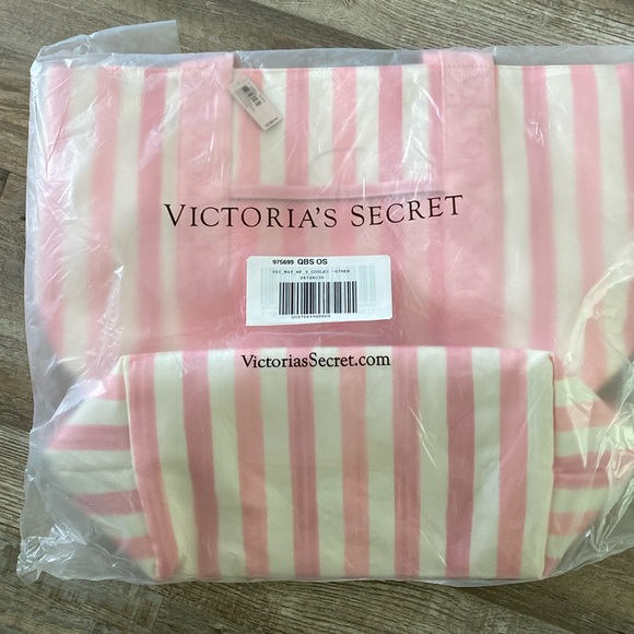 NWT Victoria’s Secret 2024 Cooler Tote☀️ - Picture 4 of 4